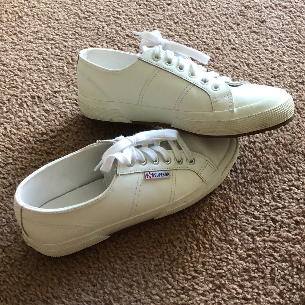 White leather tennis shoes